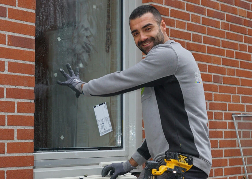Allround glaszetters en leerling glaszetters